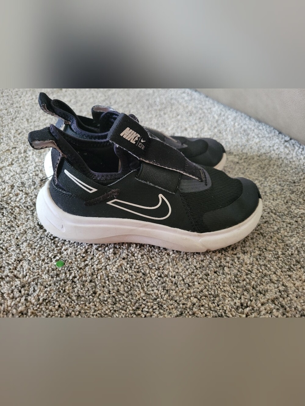 Size 12c nike shoes - Nike Kids slip on Black & white Athletic Shoes size 12